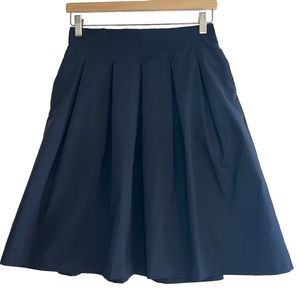 Uniqlo pleated a-line navy blue skirt size M excellent condition